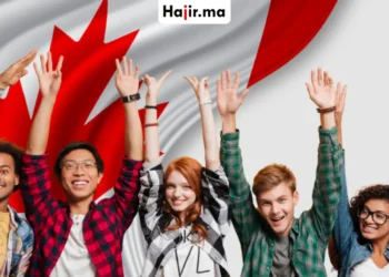 دليل العمل والدراسة في كندا 2026 كيفية الجمع بين الدراسة والوظيفة براتب مجزٍ وقانوني